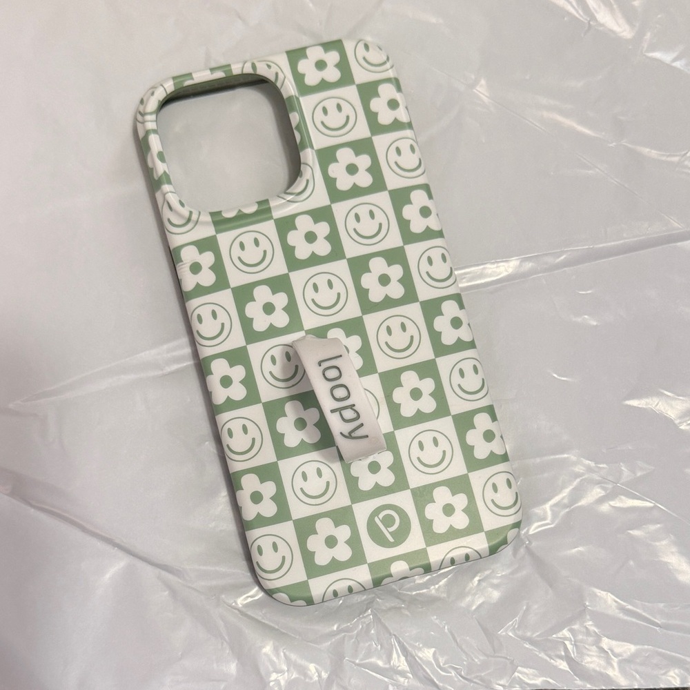 Loopy Case Green and White Floral Phone Case IPhone 15 Pro Max